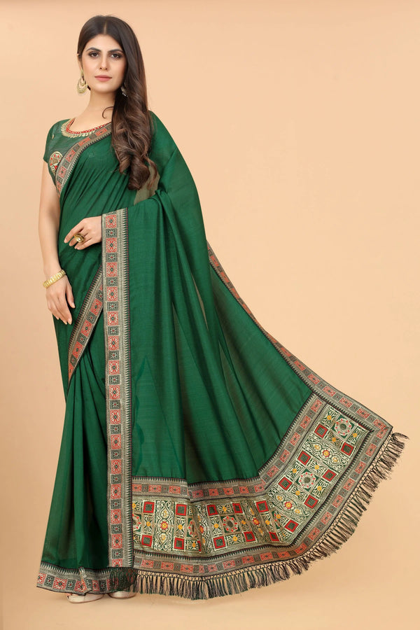 Rich Pallu & Embroidery Lace Border With Diamond Work Saree-Green