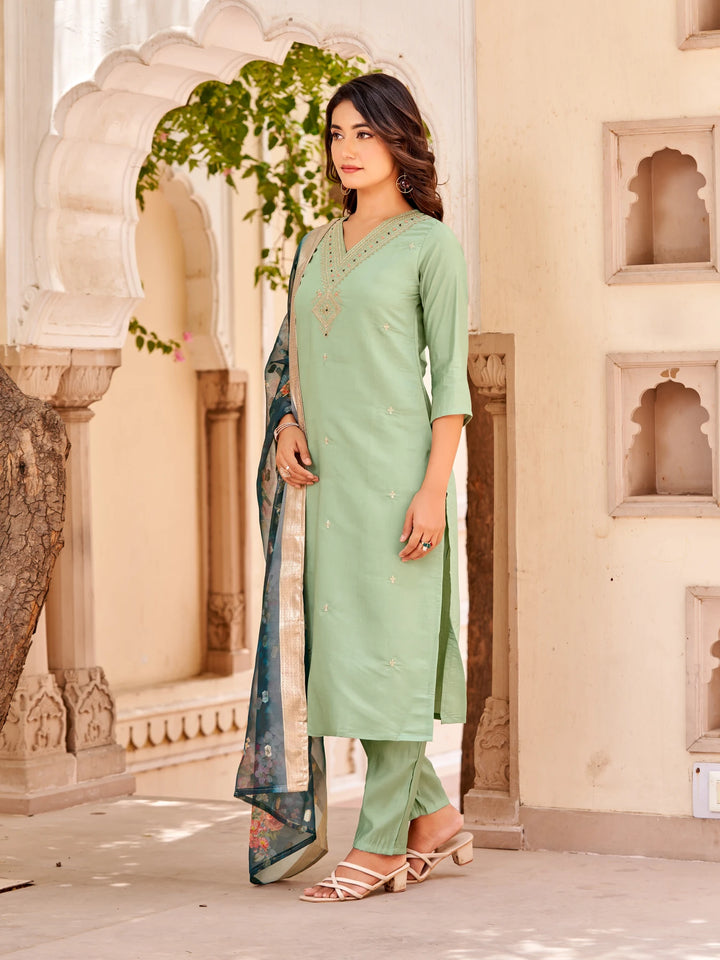 Classic Embroidered Chandari Kurta Set