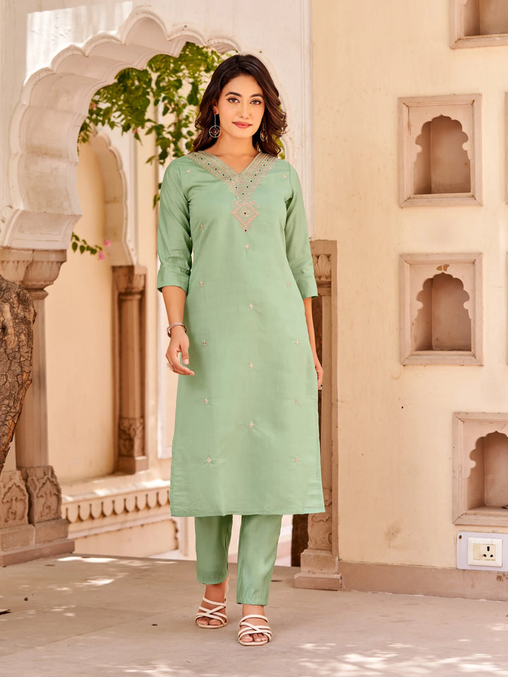 Classic Embroidered Chandari Kurta Set